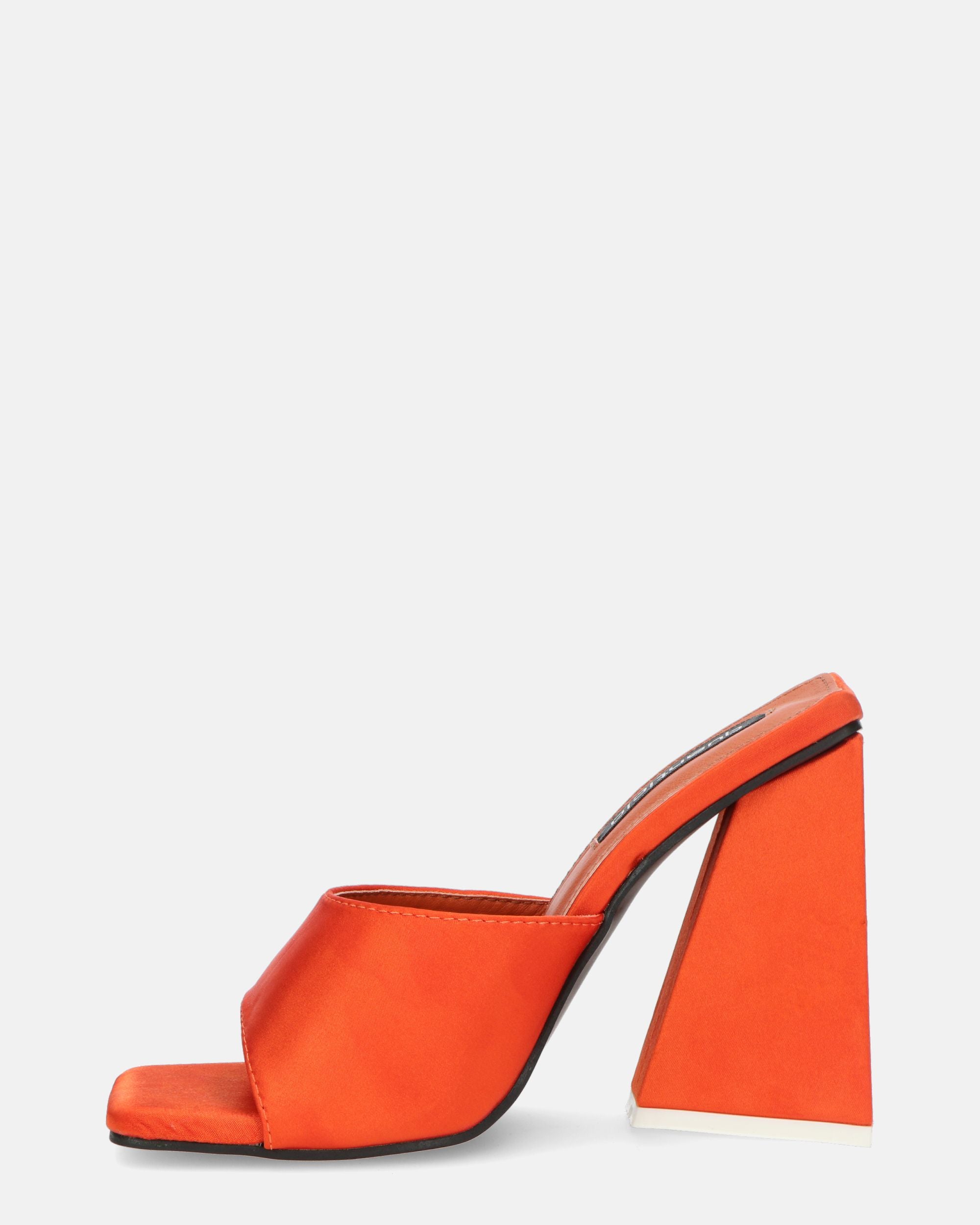 KAMELYA - orange lycra square heel shoes